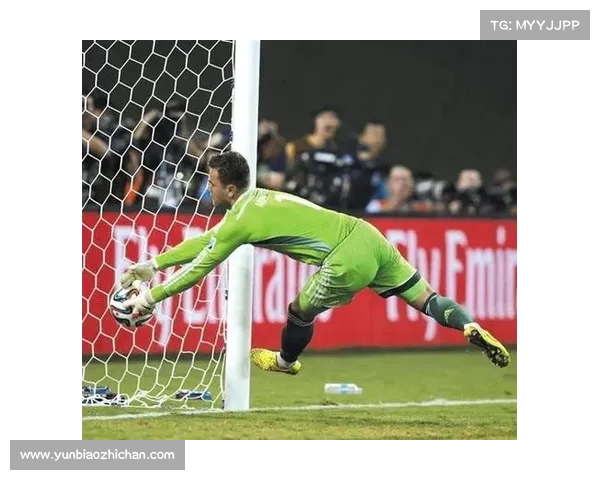 守门员扑点球时如何判断方向的关键因素分析与策略探讨